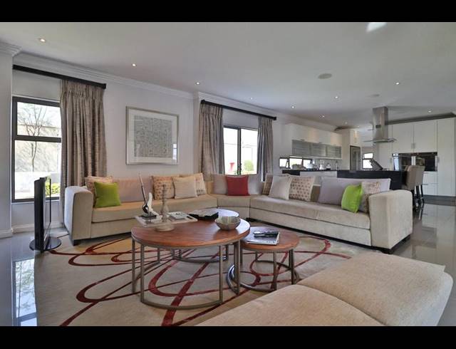 4 BEDROOM PROPERTY TO RENT IN COPPERLEAF ESTATE